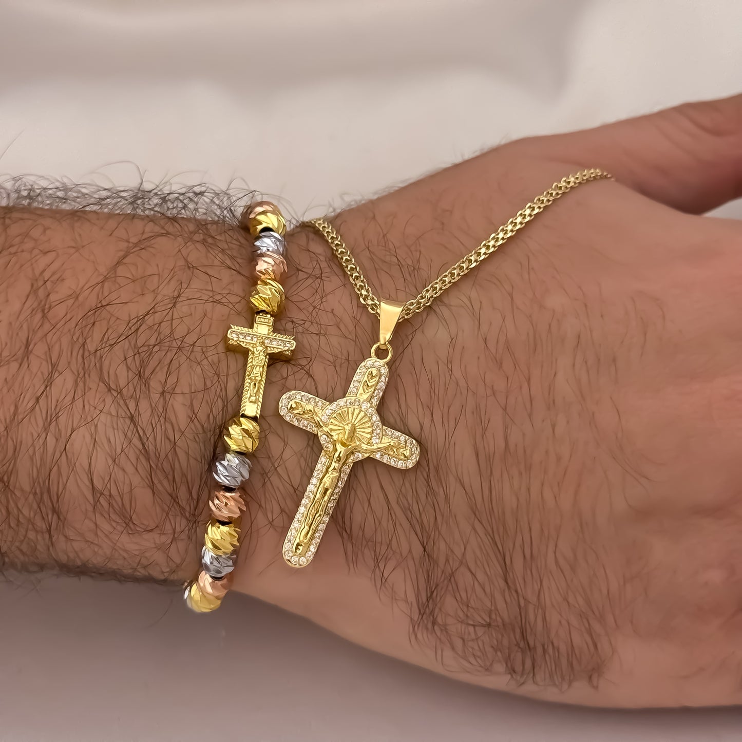 Cadena Tejido Chino de Hombre 60cm de 3mm + Cruz de san Benito con Micro Circones + Pulseras de 3 Oros en Balin Italiano de 6mm en Oro Laminado 18k con Garantia de por vida