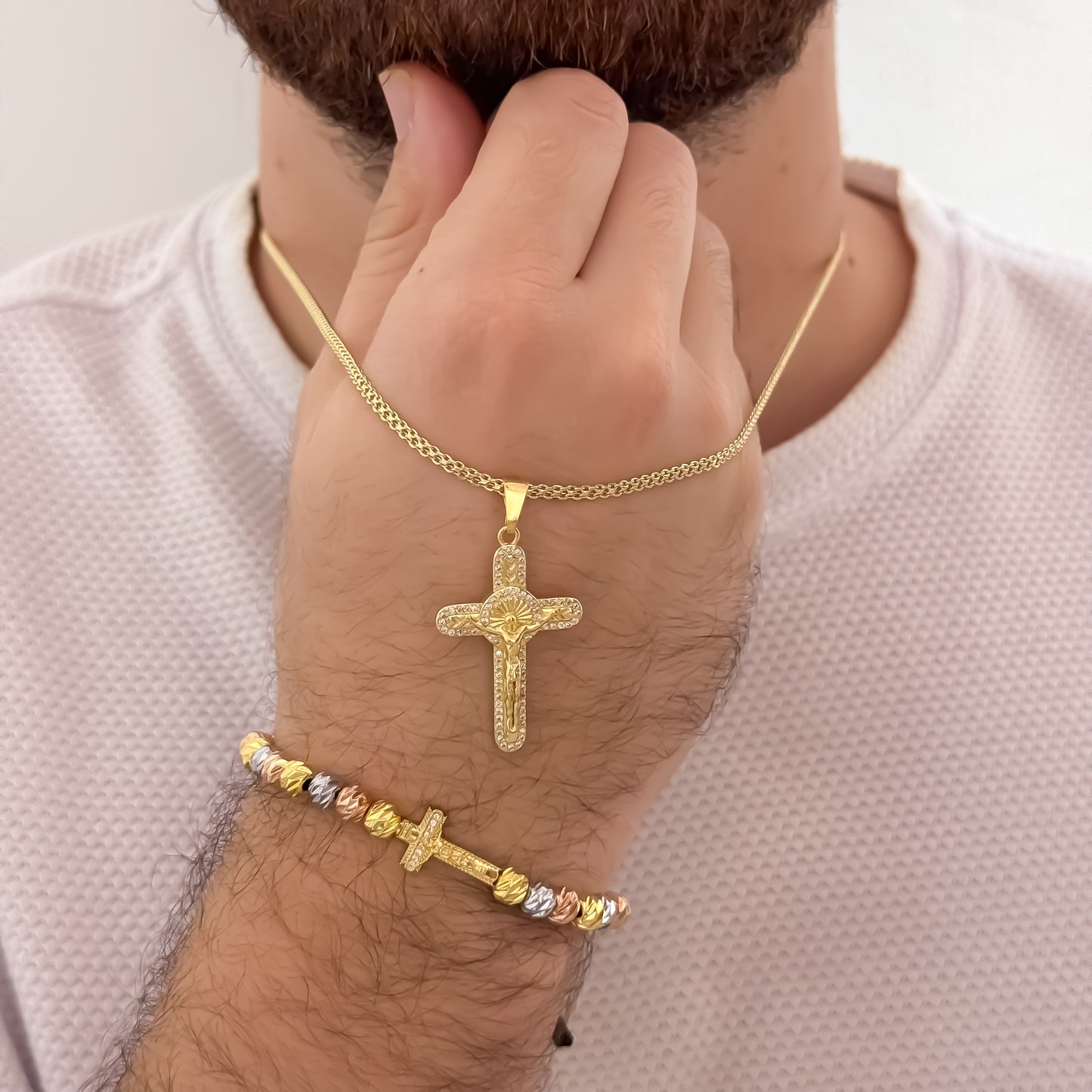 Cadena Tejido Chino de Hombre 60cm de 3mm + Cruz de san Benito con Micro Circones + Pulseras de 3 Oros en Balin Italiano de 6mm en Oro Laminado 18k con Garantia de por vida